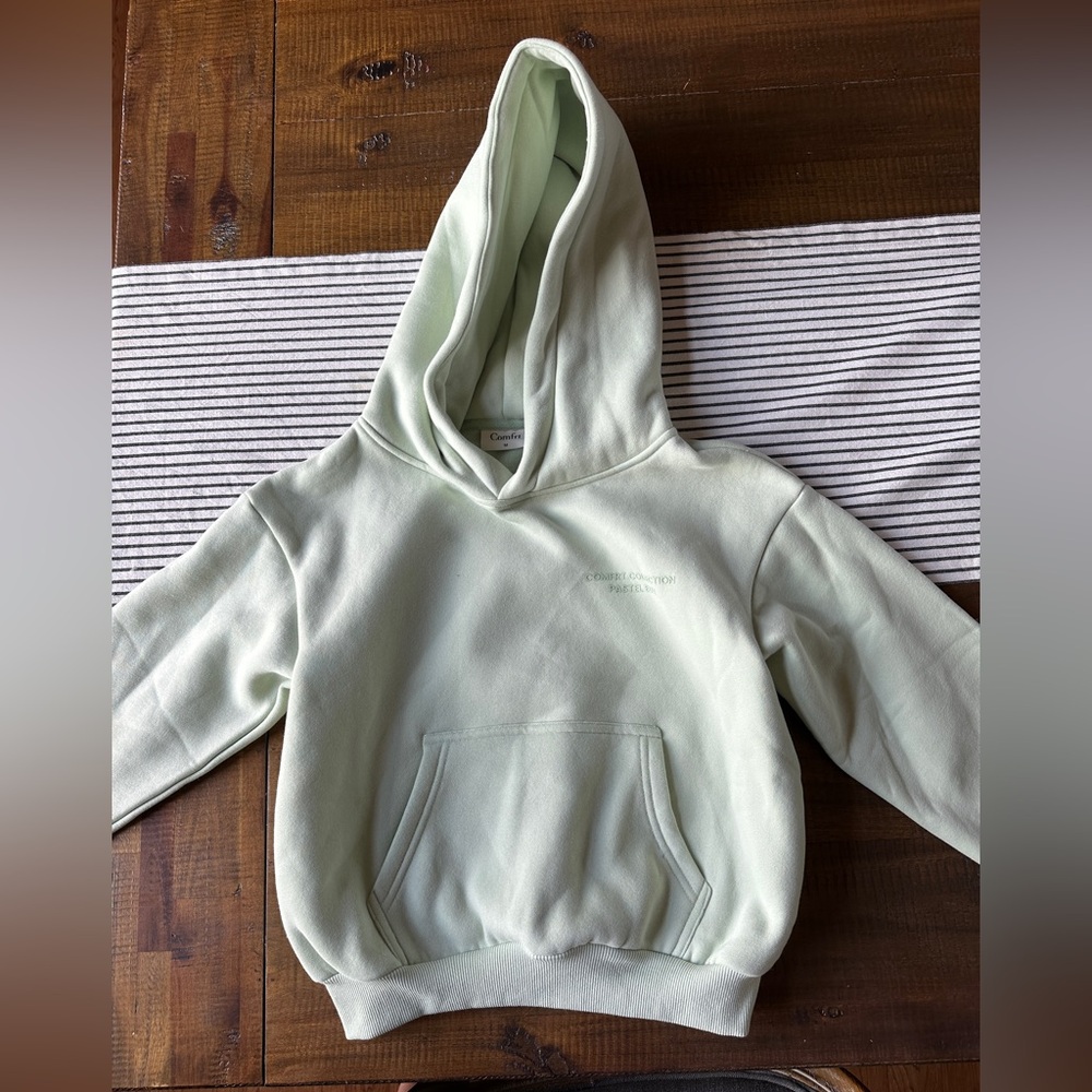 COMFRT Kid’s Mint Green Hoodie M